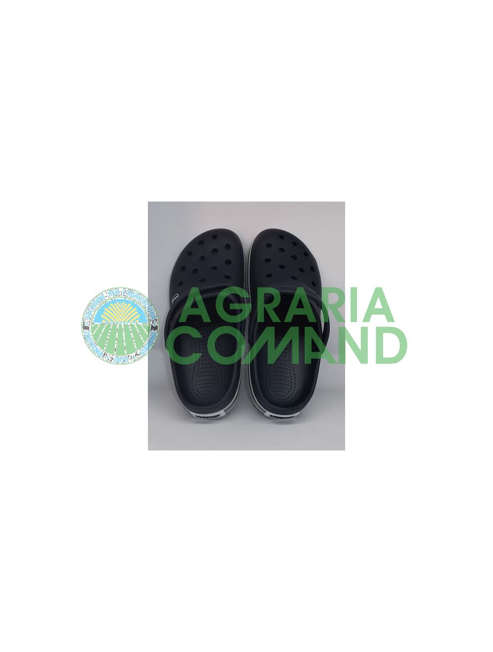 Sabots perforés bleu foncé Sabots perforés bleu foncé